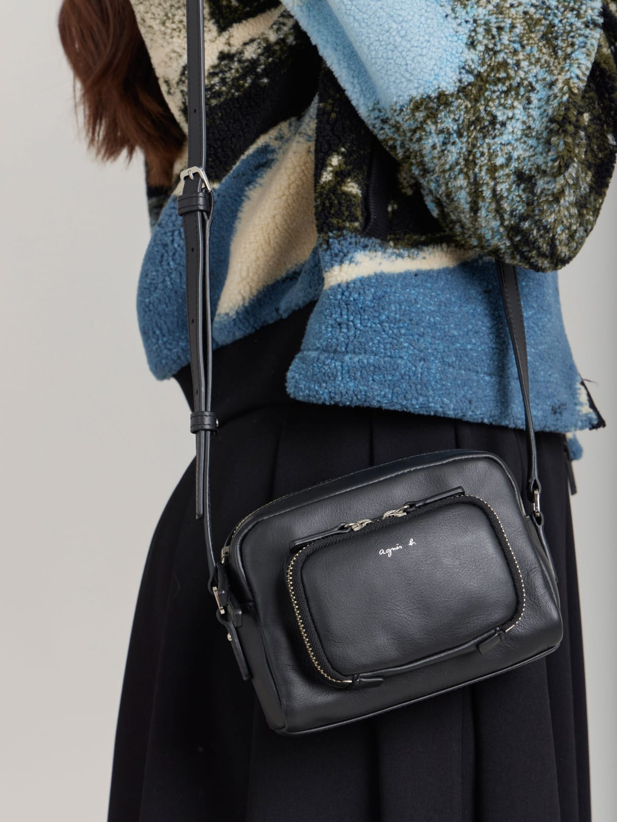 black leather shoulder bag